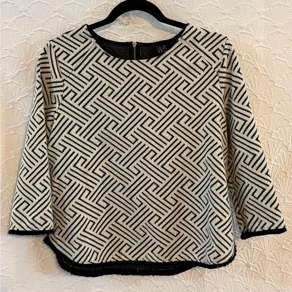 W5 Black and White Geometric Patterned Knit Top/Anthro Vibes - Picture 1 of 5